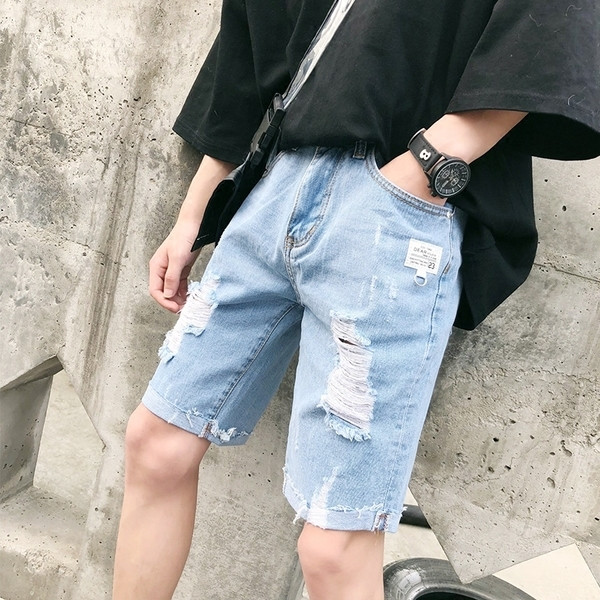 Pantaloni scurți actuali pentru bărbați de culoare deschisă