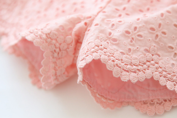 Παιδικά κοντό παντελόνια δαντέλας σε τρία χρώματα