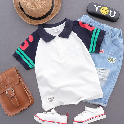 Καθημερινό παιδικό μπλουζάκι για ένα αγόρι με κολάρο σε διάφορα μοντέλα