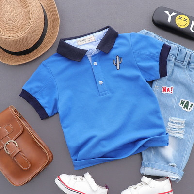 Καθημερινό παιδικό μπλουζάκι για ένα αγόρι με κολάρο σε διάφορα μοντέλα