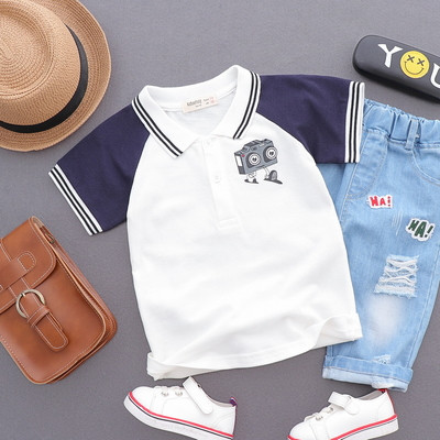 Καθημερινό παιδικό μπλουζάκι για ένα αγόρι με κολάρο σε διάφορα μοντέλα