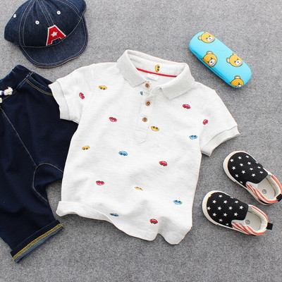 Καθημερινό παιδικό μπλουζάκι για ένα αγόρι με κολάρο σε διάφορα μοντέλα