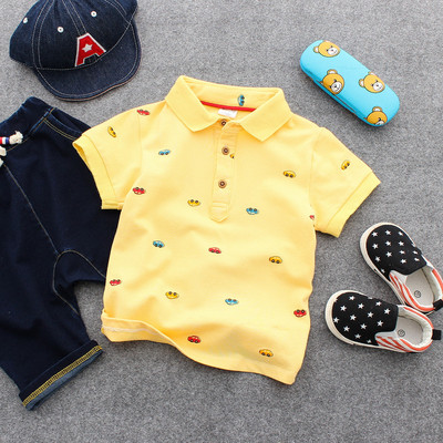 Καθημερινό παιδικό μπλουζάκι για ένα αγόρι με κολάρο σε διάφορα μοντέλα