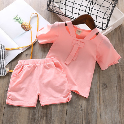 Το παιδικό σετ μπλουζών και σορτς με κοντό μανίκι