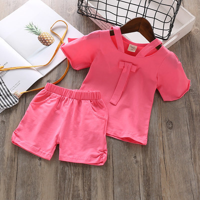 Το παιδικό σετ μπλουζών και σορτς με κοντό μανίκι