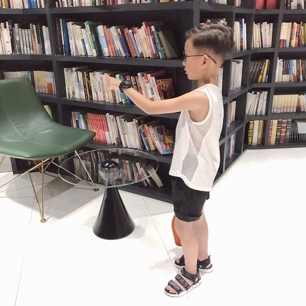 Παιδικό μπλουζάκι σε λευκό με στοιχεία πλέγματος