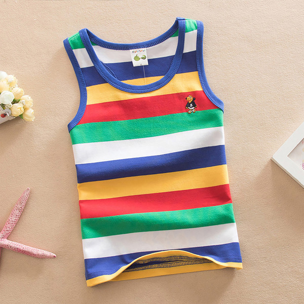 Több színben hímzéssel ellátott csíkos gyerekcipő fiúnak