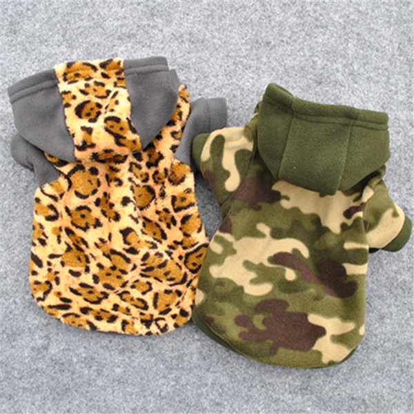 Jachetă pentru animale de companie în două modele, cu glugă