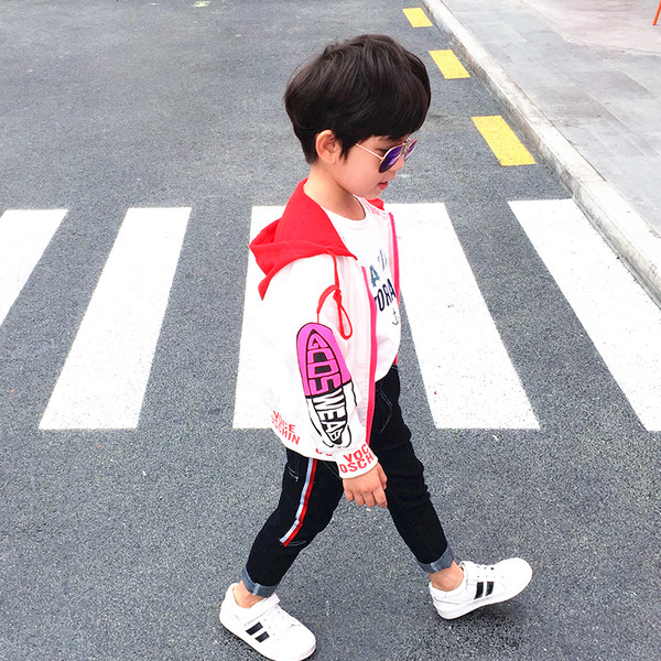 Детско спортно-ежедневно горнище с качулка, надпис и щампа