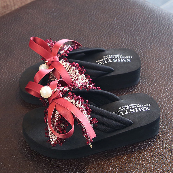 Παιδικά παντόφλες για κυρίες και μαργαριτάρια