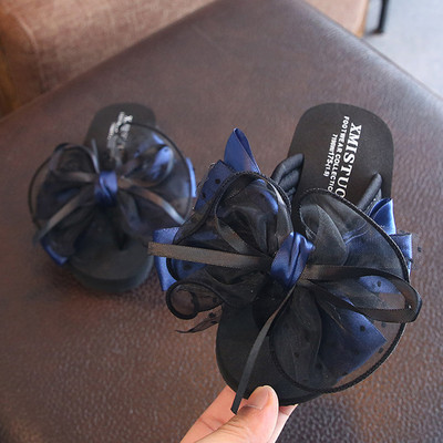 Μοντέρνες παντόφλες για κορίτσια με κορδέλα