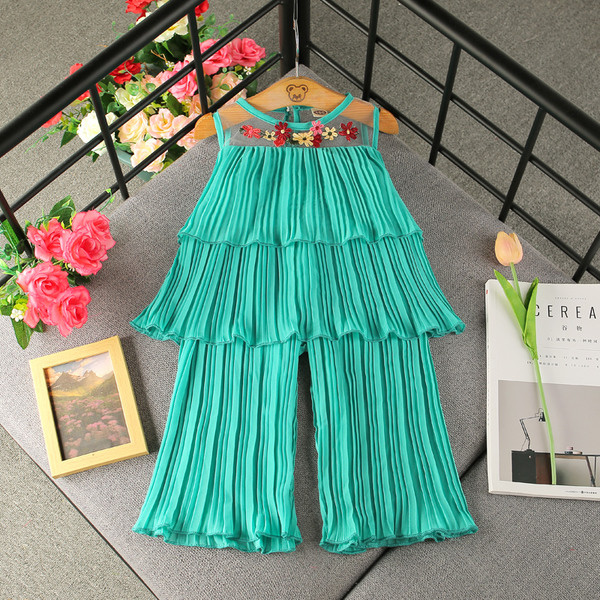 Set copii modern pentru fete - maiou cu broderie si pantaloni