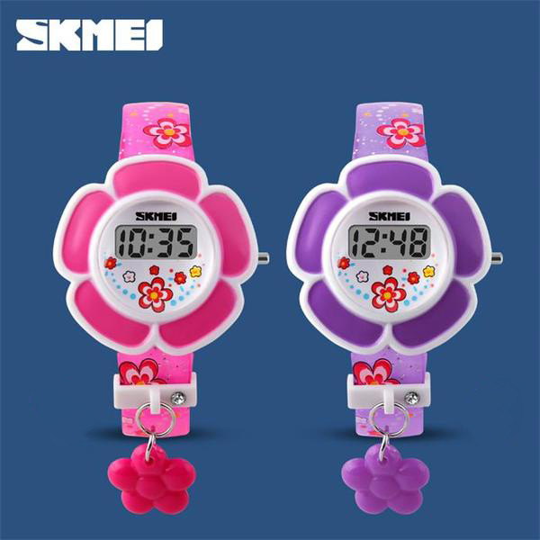 Детски часовник във формата на цвете с гумена каишка