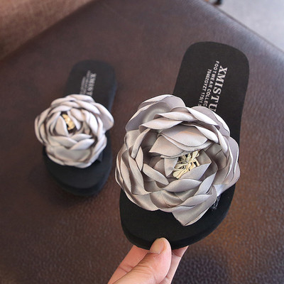 Παιδικά παντόφλες για τα κορίτσια με τριαντάφυλλο σε διαφορετικά χρώματα