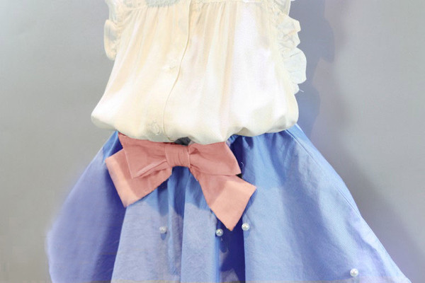 Модерен детски комплект - пола с перли и панделка и потник