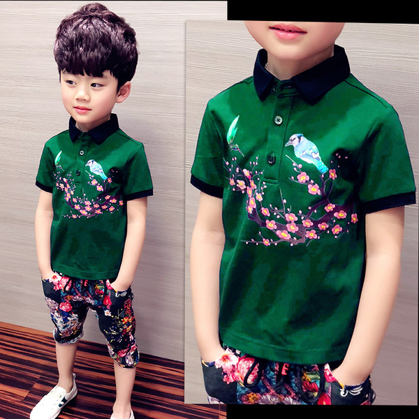 Tricou pentru copii sportiv-elegant cu aplicație verde