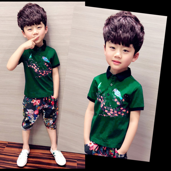 Tricou pentru copii sportiv-elegant cu aplicație verde