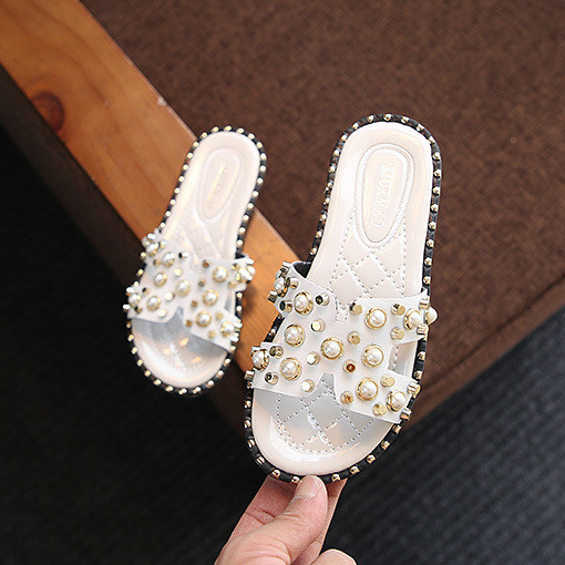 Stílusos gyöngyös gyerekpapucs lányoknak