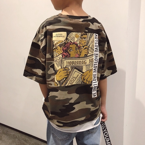 Детска тениска за момче с камуфлажни мотиви и щампа 