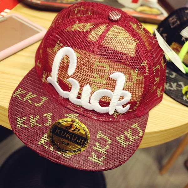 Детска мрежеста шапка в няколко цвята подходяща за момичета и момчета