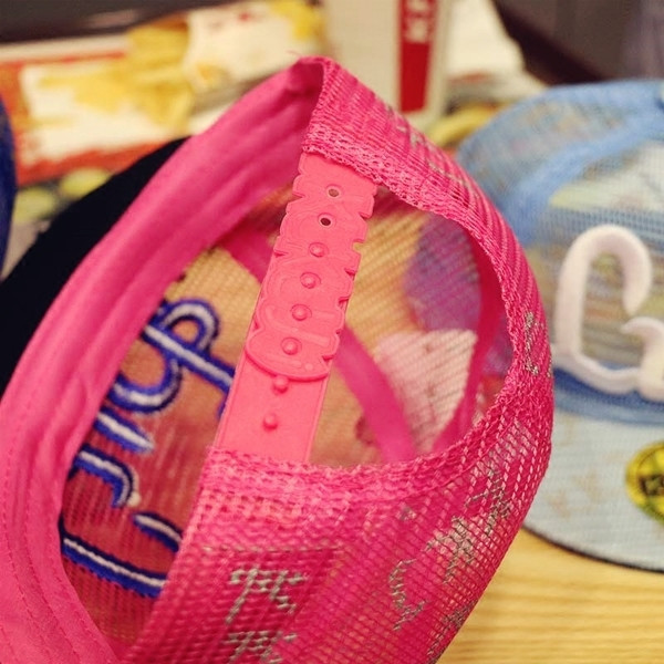 Детска мрежеста шапка в няколко цвята подходяща за момичета и момчета