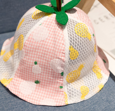 Детска шапка с 3D елемент