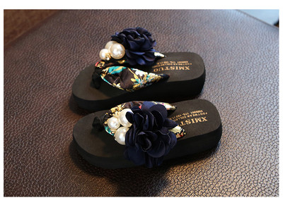 Papuci copii moderni pentru fete cu perle si trandafiri