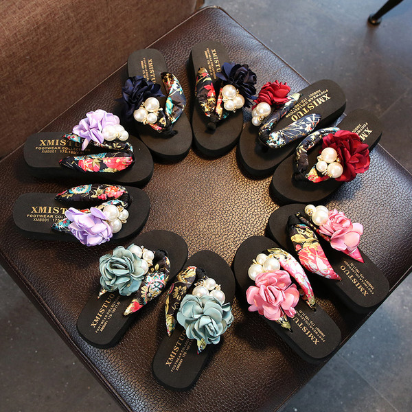 Papuci copii moderni pentru fete cu perle si trandafiri