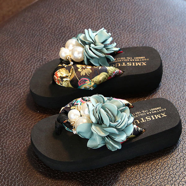 Papuci copii moderni pentru fete cu perle si trandafiri