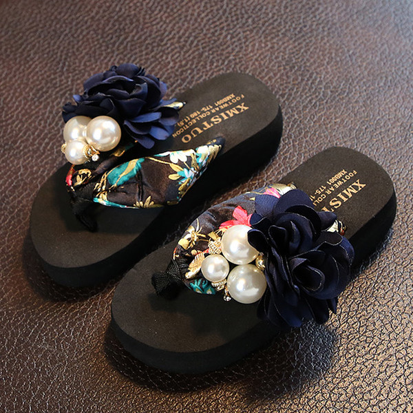 Papuci copii moderni pentru fete cu perle si trandafiri
