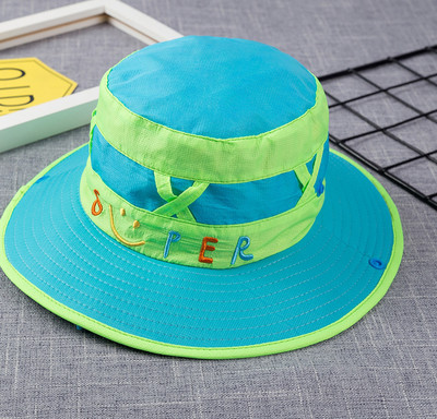 Детска шампа в няколко цвята с бродерия