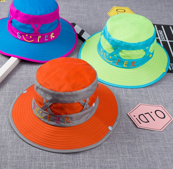 Детска шампа в няколко цвята с бродерия