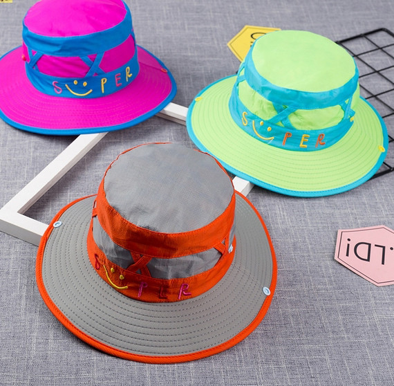 Детска шампа в няколко цвята с бродерия