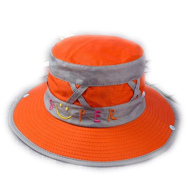 Детска шампа в няколко цвята с бродерия