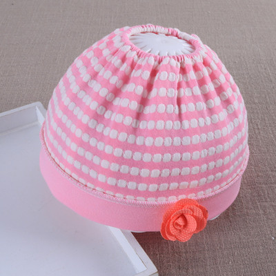 Бебшка лятна шапка в няколко модела с 3D елементи и бродерия