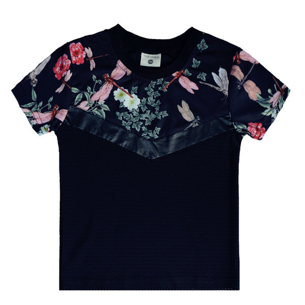 Modern gyerekpóló fiúknak fekete ruhában, hálós és virágmotívumokkal