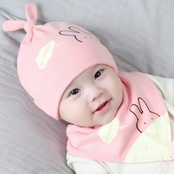 Babakészlet - sapka és előke több színben, nyomattal