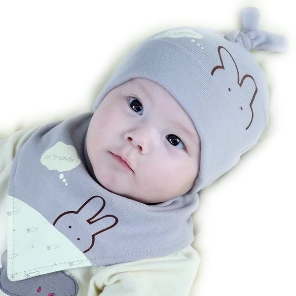 Babakészlet - sapka és előke több színben, nyomattal