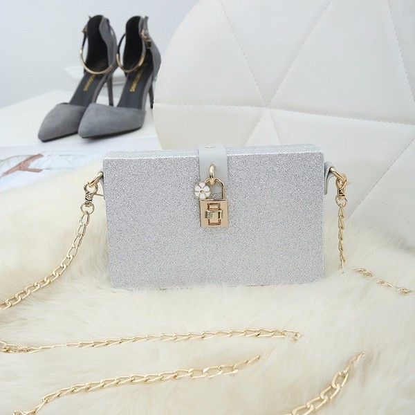 Малка дамска брокатена чанта в няколко цвята