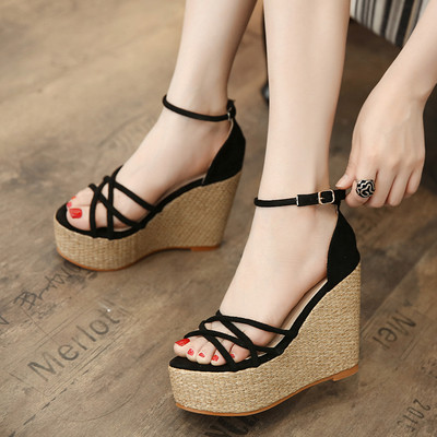 Κομψά γυναικεία σανδάλια σε δύο χρώματα