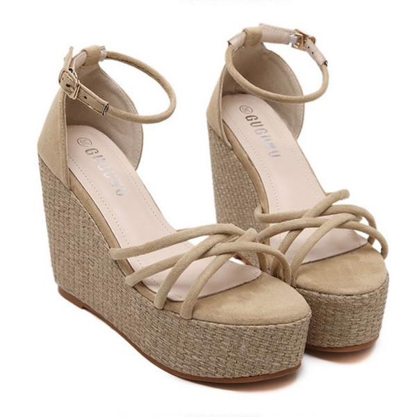 Κομψά γυναικεία σανδάλια σε δύο χρώματα