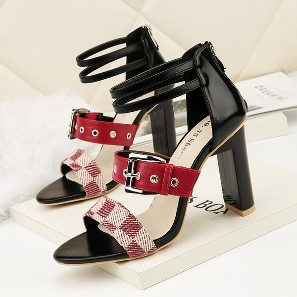 Pantofi de dama eleganti in mai multe culori cu catarama