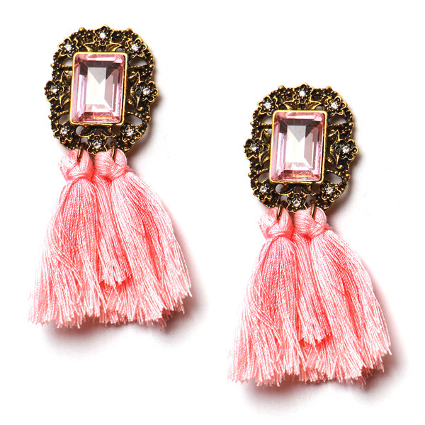 Cercei de dama cu pietre decorative si ciucuri in mai multe culori