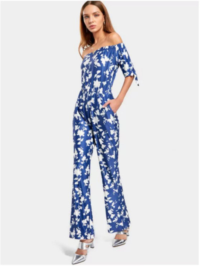 Μοντέρνες γυναικείες φόρμες με φυτικά μοτίβα