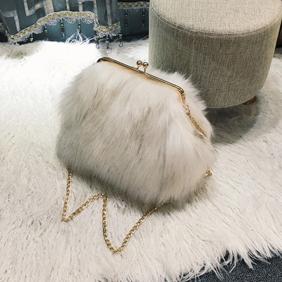 Geantă modernă de damă cu husă de puf