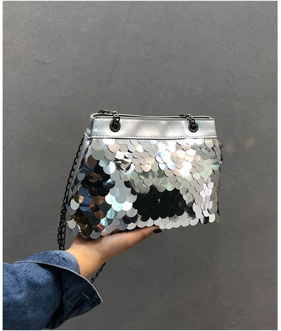 Νέα τσάντα κυρίες μοντέλο με κάλυμμα pajetal σε δύο χρώματα