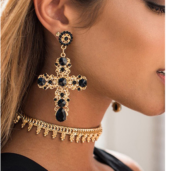 Cercei de dama in forma de cruce cu pietre decorative in doua culori