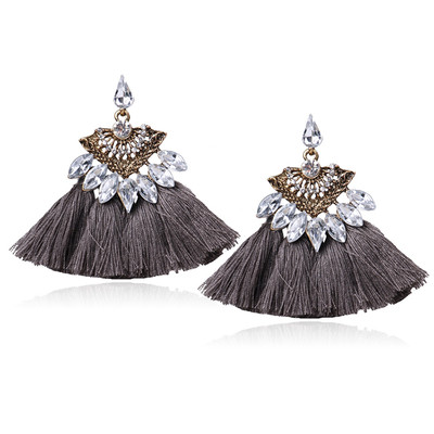 Μοντέρνα κυρίες σκουλαρίκια με διακοσμητικές πέτρες και φούντα σε διάφορα χρώματα