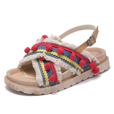 Μοντέρνα γυναικεία σανδάλια με φούντες σε δύο χρώματα