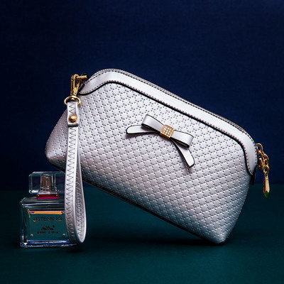 Κυρίες κομψή τσάντα σε διάφορα χρώματα με κορδέλα